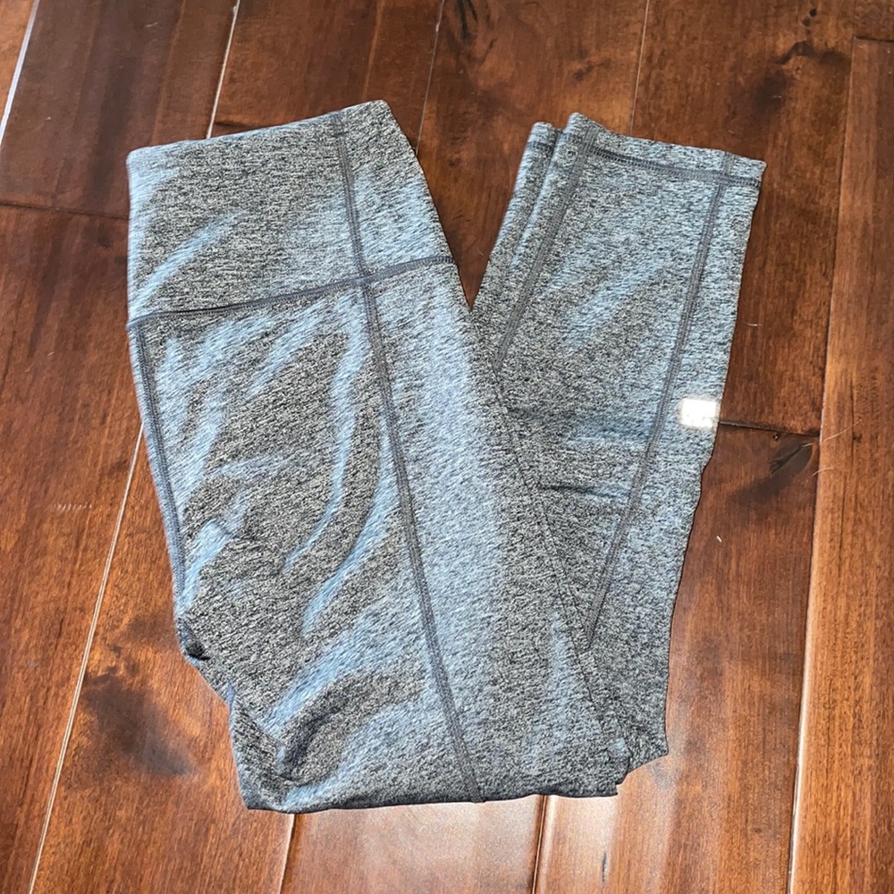 VICTORIA SECRET Sport Gray Capri Leggings XS